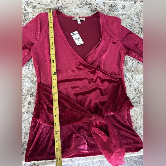 NWT Express Tie Front Velour Wrap Top Burgundy V Neck Holidays Size S - Picture 10 of 10